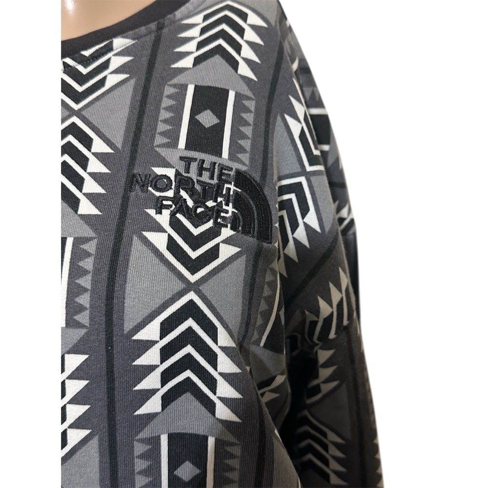 The North Face Black and White Geometric Sweatshirt - Picture 4 of 6